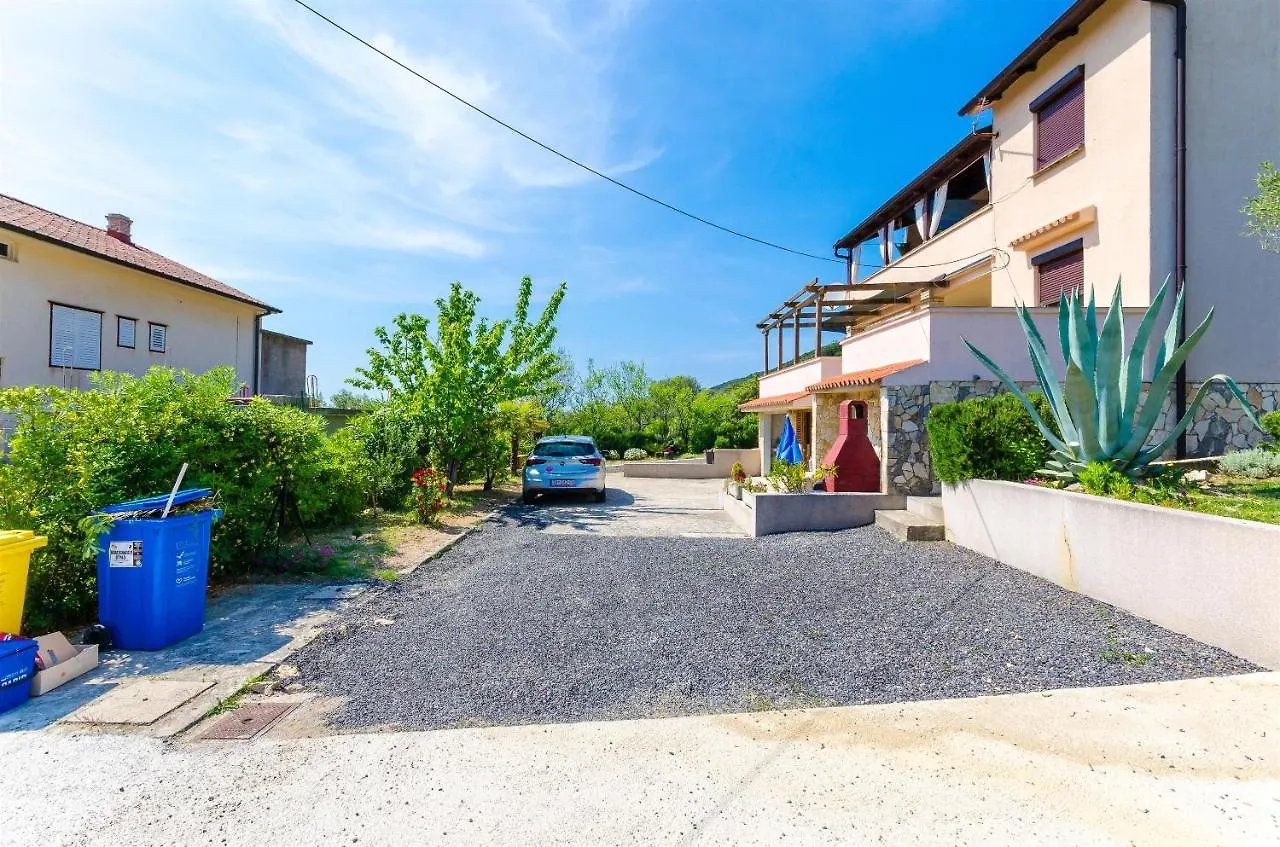 Apartments Vesna Supetarska Draga 0*,  Croatia