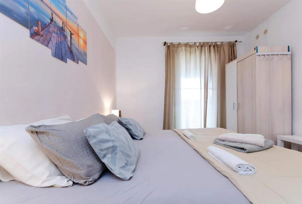 Apartments Vesna Supetarska Draga